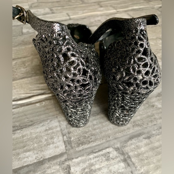 CHIC BY LADY COUTURE: Jelly Textured Sandals - Picture 8 of 8